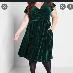 Timeless Embrace Velvet Midi Dress in L